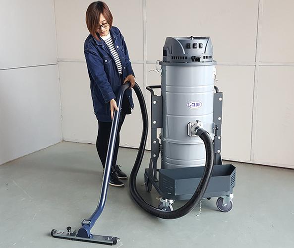 青岛石墨工厂采购拓成工业用吸尘器